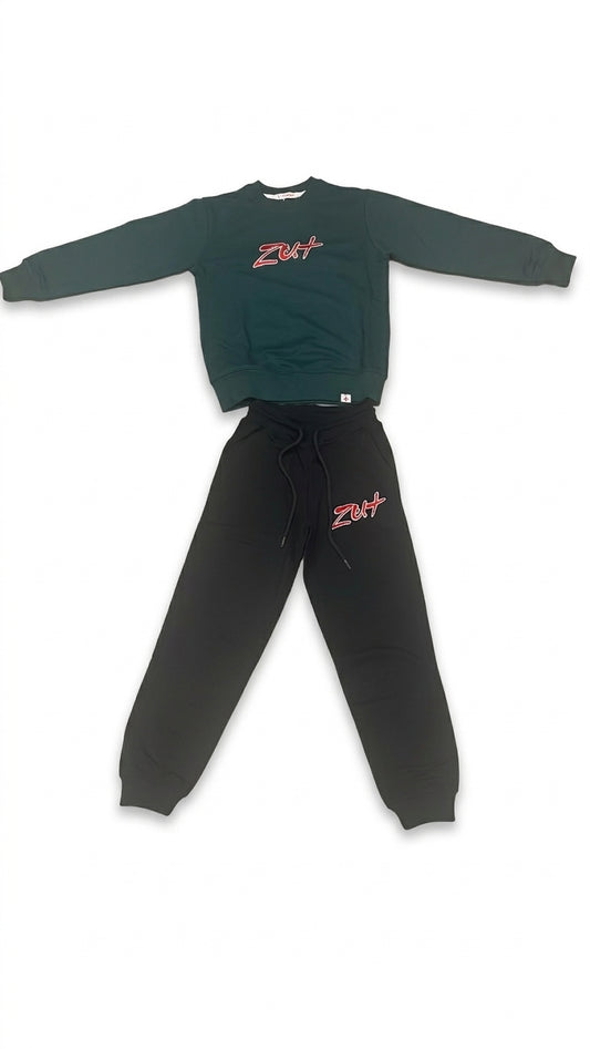 Tuta Sportiva Zu Elements Bambino e Ragazzo | Felpa Girocollo Verde Scuro e Pantalone Nero con Scritta Ricamata Rossa